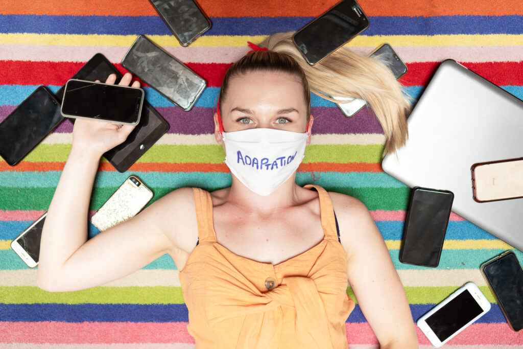 Récolte de la parole par la photographie pendant la crise sanitaire. 454 portraits itinérants en Alsace, le masque comme support de mémoire. 2020-2021.