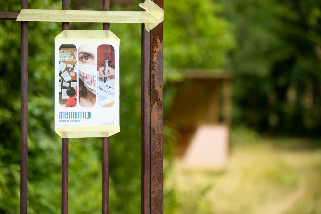 Récolte de la parole par la photographie pendant la crise sanitaire. 454 portraits itinérants en Alsace, le masque comme support de mémoire. 2020-2021.