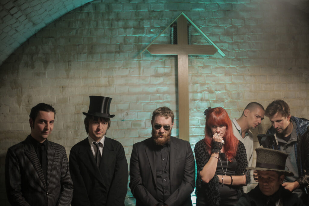 www.moorings-band.com