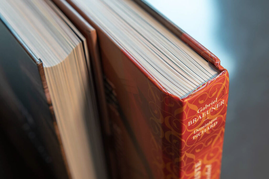 Ouvrage paru en 2018, Éditions du Tourneciel. Textes de Gabriel Brauener, poésie d’Albert Strickler. Prix du Lys 2019.