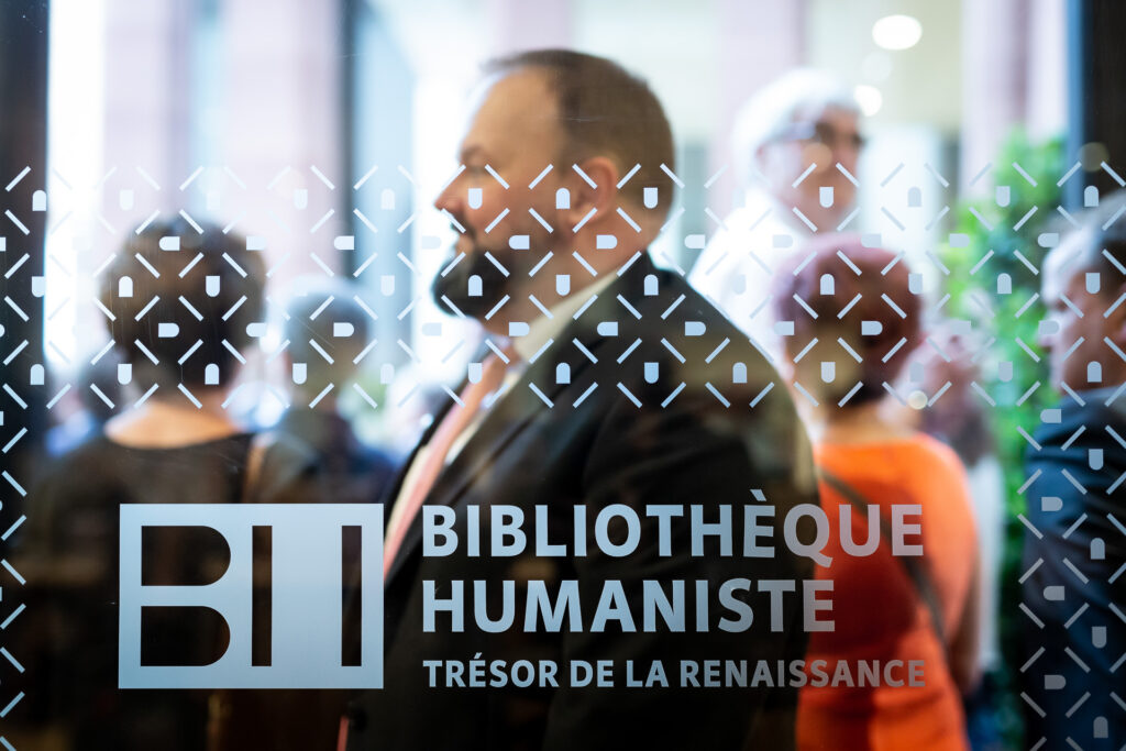 Première exposition temporaire de la Bibliothèque Humaniste rénovée. Trois axes de la résidence, juin 2018.
