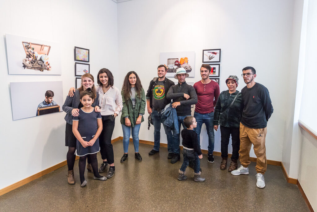 Ateliers photo avec des jeunes du CSC Langensand à Haguenau. Retrouver ses racines par l’image et le récit, 2016.