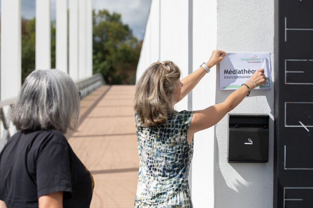 Exposition sur les voix et les gestes des agent·es et bénévoles qui font vivre les médiathèques du réseau Empreintes. 2025.