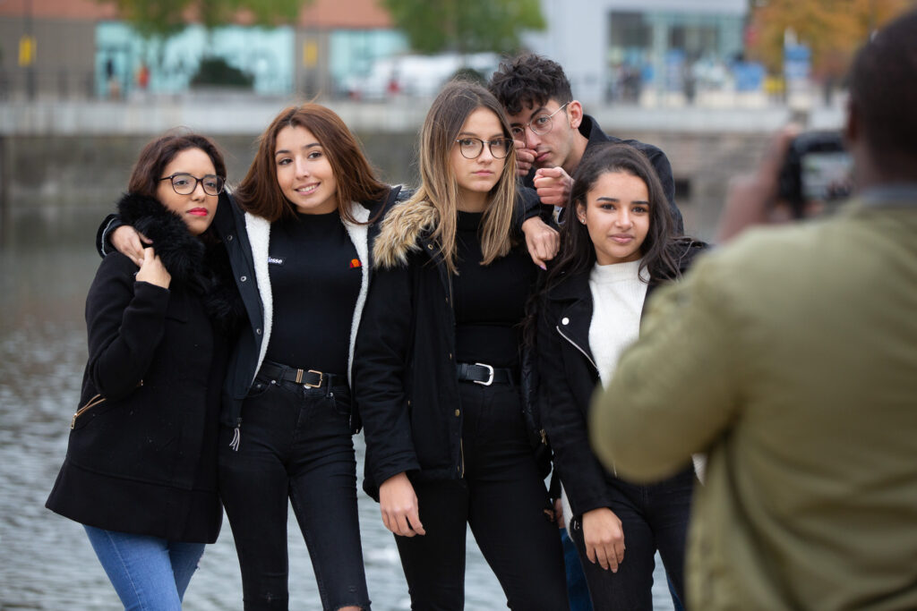 Atelier photo croisant jeunes hébergé·es et adolescent·es de la MDA. En partenariat avec La Chambre, 2018.