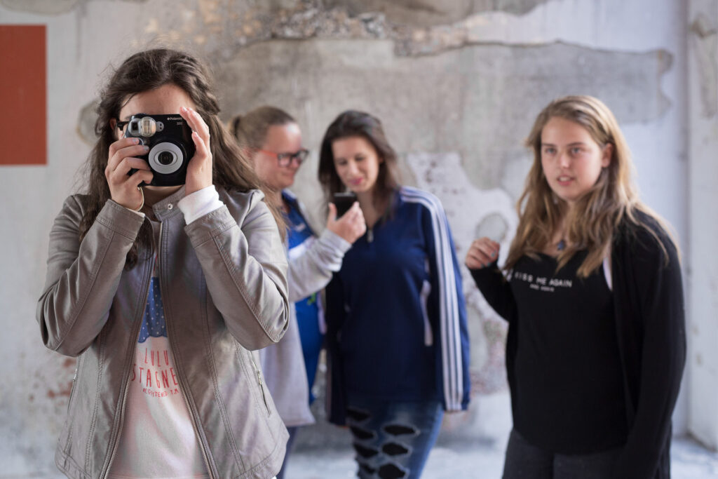 Inventaire photographique des actions et ateliers de la Maison des Adolescents. Début de résidence, 2016-2021.