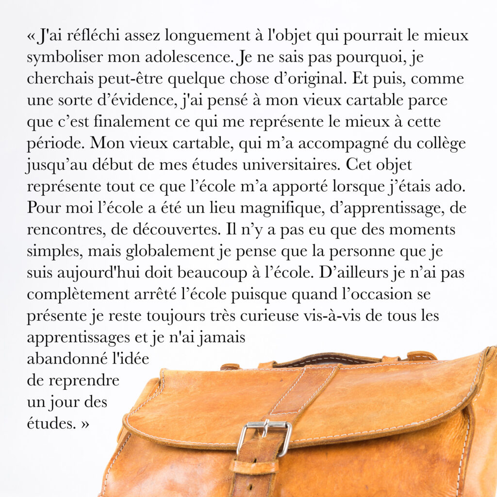 Cinquante portraits d’adolescent·es et de professionnel·les de la MDA avec les objets qui ont marqué leur adolescence.