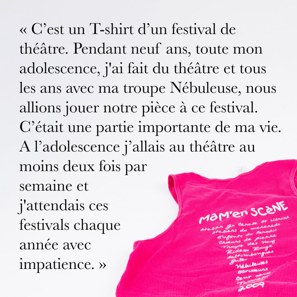 Cinquante portraits d’adolescent·es et de professionnel·les de la MDA avec les objets qui ont marqué leur adolescence.