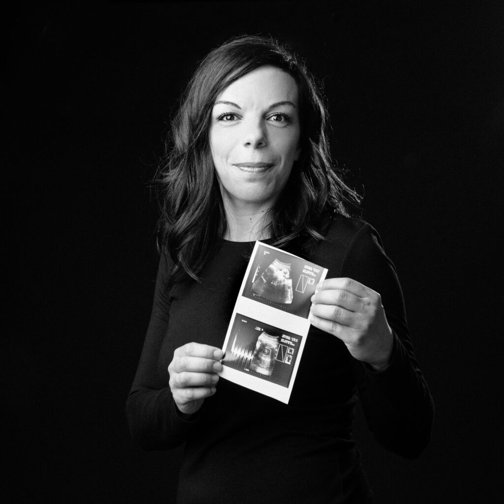 Cinquante portraits d’adolescent·es et de professionnel·les de la MDA avec les objets qui ont marqué leur adolescence.